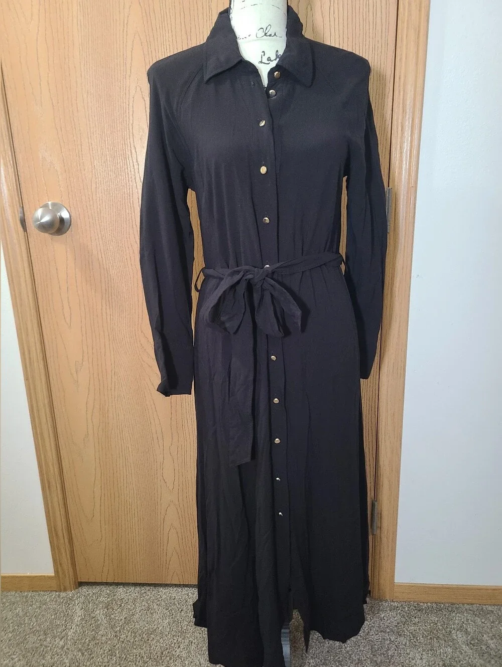 H&M Long Sleeve Button Down Belted Maxi Shirt Dress - Picture 3 of 6